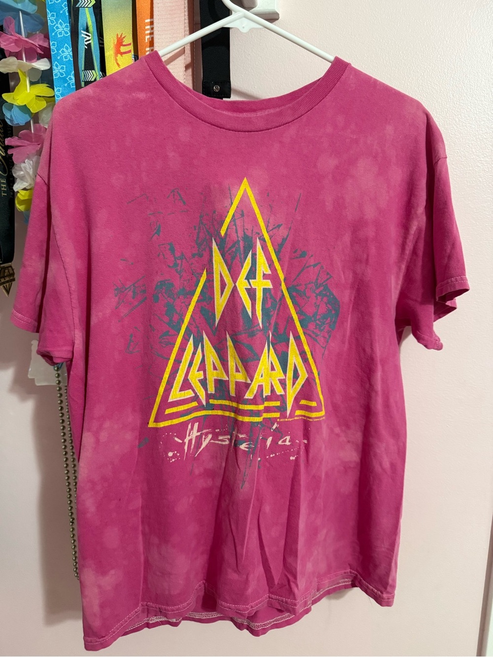 Women’s ' Hysteria Graphic Tee - Pink